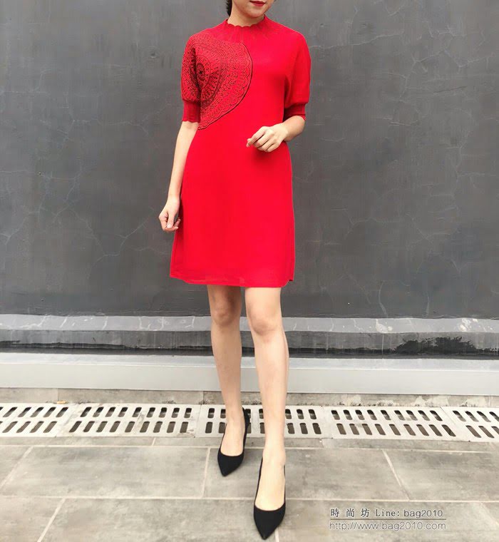 Chanel香奈兒 法國專櫃同步新款 2019春夏新款 小香風 民族風 網紗刺繡拼接 寬鬆連衣裙  xly1183